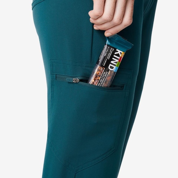 Figs Scrub Set, Caribbean - Catarina and Zamora - Picture 9 of 9